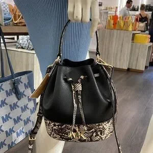 Michael Kors | Bags | Michael Kors Reed Md Pebbled Leather